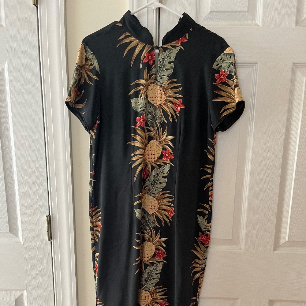Hawaiian Reserve Collection Pineapple Dress, Medium